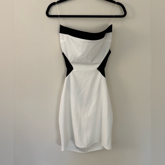 Short Strapless White Dress with cutouts - Picture 1 of 4